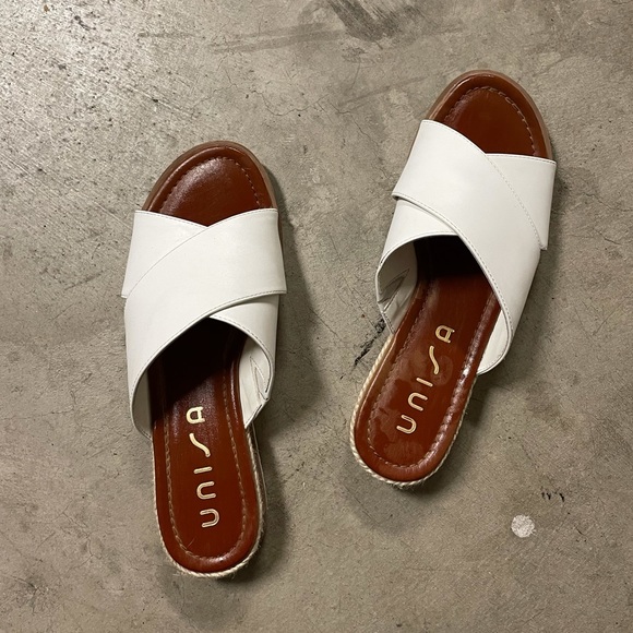 Unisa Shoes - White sandals